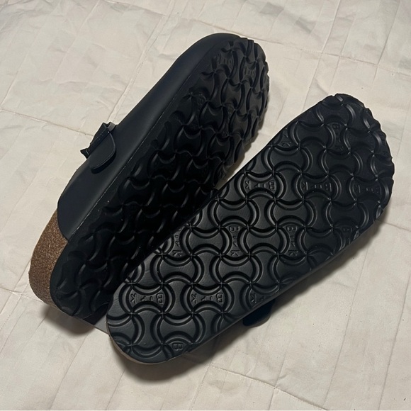 Birkenstock Matte Black Slip-On Clogs. Gifted but too big. - Picture 4 of 4